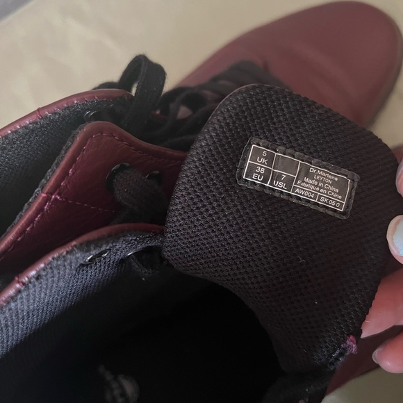 Women’s Dr. Martens - Picture 6 of 7